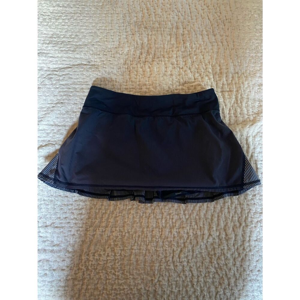 lululemon athletica navy blue striped trim skort
